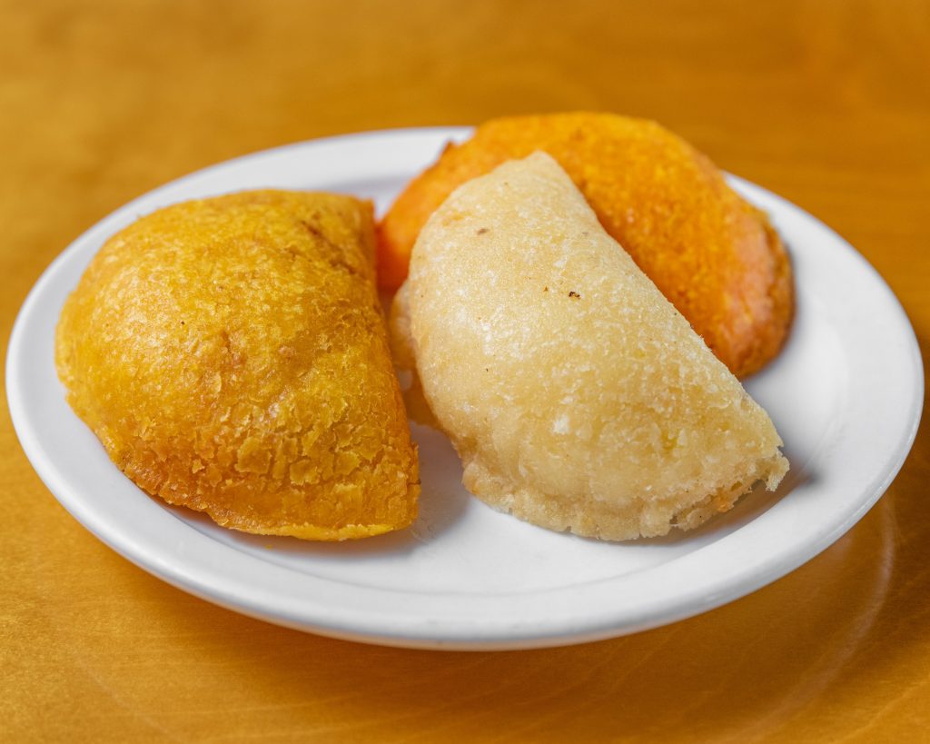 EMPANADAS BEEF OR CHICKEN PATTIES Pal Rancho